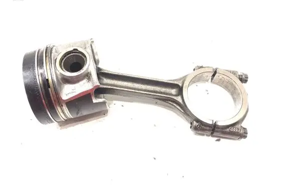 Volkswagen PASSAT B8 Piston with connecting rod 81L155
