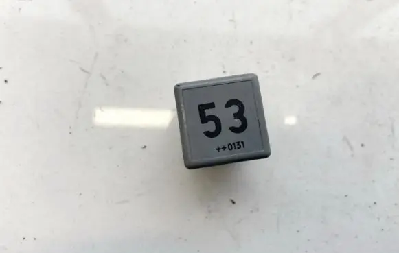 Volkswagen Golf IV Other relay 141951253b v23134-b52-x227