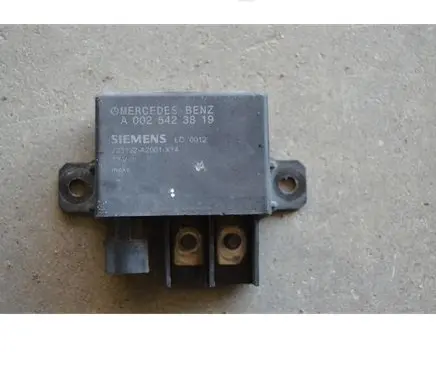 Mercedes-Benz E W210 Charging relay A0025423819 V23132A2001X14