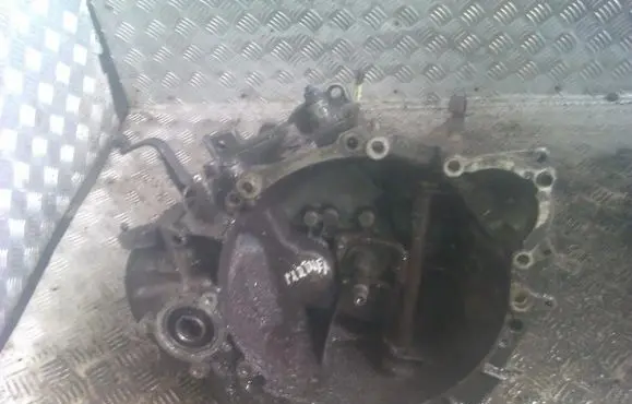 Manual 5 speed gearbox