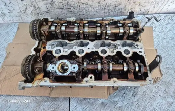 BMW 3 F30 F35 F31 Engine head 8602581 8682752 8684921