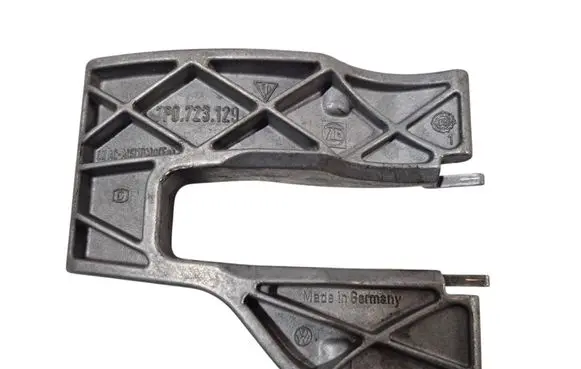 Volkswagen Touareg II Brake pedal bracket assembly 7P0723129