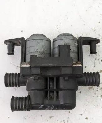 BMW 5 E39 Coolant heater control valve 1147412137 6412837499502