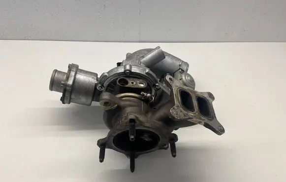 Audi A5 Turbo 06l145701j 06h145710c 06l145725s