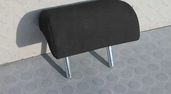 Toyota Avensis T270 Rear seat headrest 