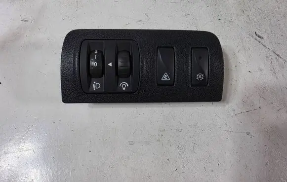 Renault Megane III Headlight level height control switch 648450007R 40343XE1