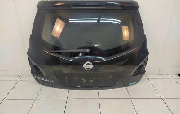 Nissan Qashqai+2 Tailgate/trunk/boot lid 