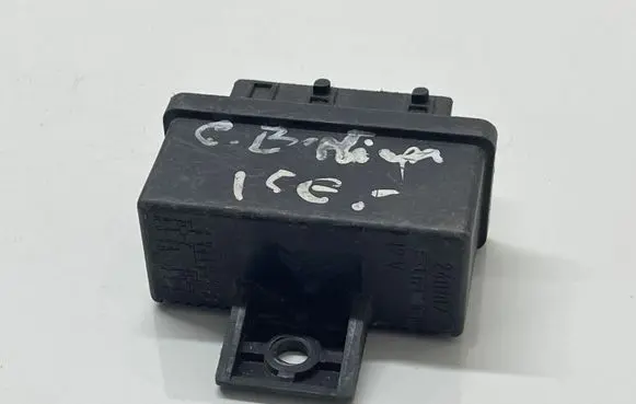 Citroen Berlingo Fuel pump relay 240107