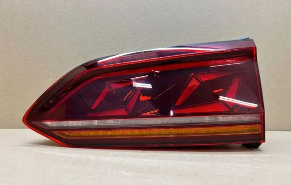 Volkswagen Touareg III Rear/tail lights 760945307B