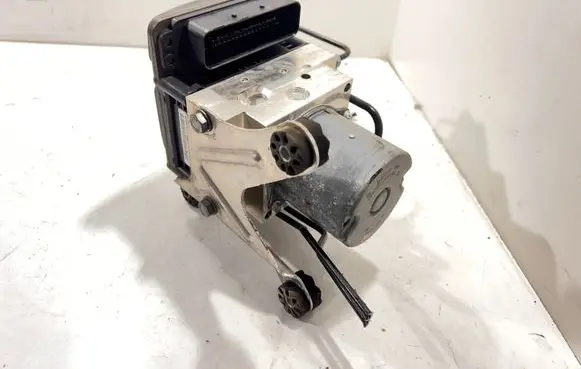 BMW 5 F10 F11 ABS Pump 6852820