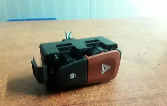 Renault Megane III Hazard light switch 8200214806