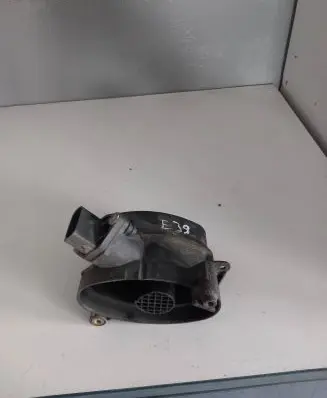BMW 5 E39 Mass air flow meter 7787076 0928400468 1362