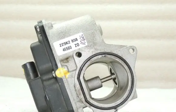 Volkswagen Tiguan EGR valve 03L131501K 03L131501G