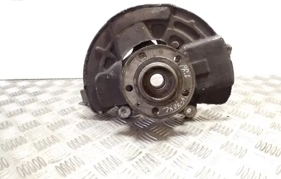 Volvo V70 Front wheel hub P30683135