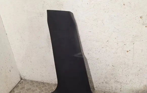 Toyota Avensis T270 (B) pillar trim (bottom) 6241405040C0 6241405040