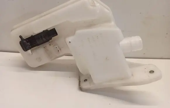 Audi A3 8Y Windshield washer fluid reservoir/tank 5WA955453