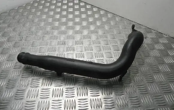 Volvo V70 Air intake hose/pipe 30647918 VD3527