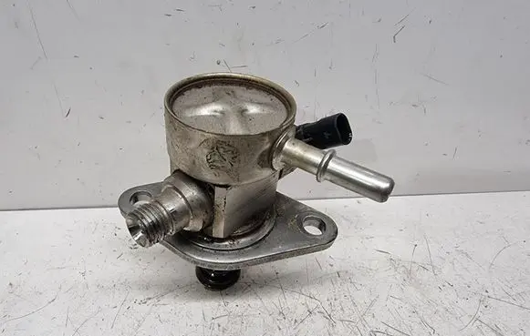 Opel Grandland X Fuel injection high pressure pump 9805614880 1671940580