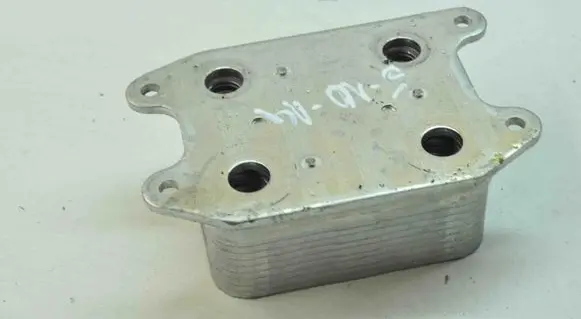Volkswagen T-Roc Gearbox / Transmission oil cooler 04E117021L