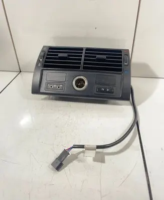 BMW X5 E53 Rear air vent grill 8370910