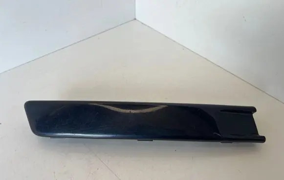 Front bumper splitter molding