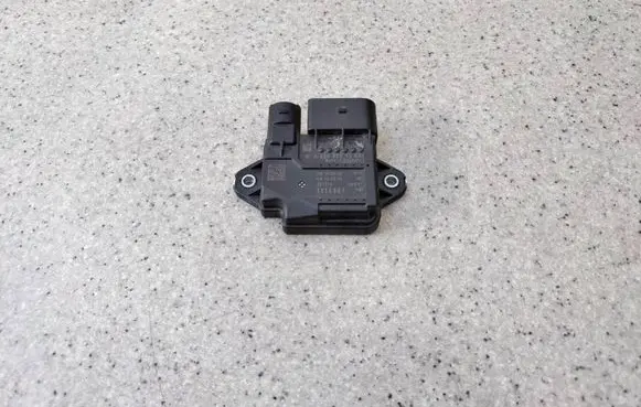 Mercedes-Benz C W205 Glow plug pre-heat relay A6549003300AOP1515 A6549003300