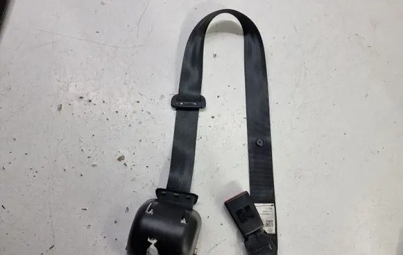 Volkswagen Jetta VI Middle seatbelt (rear) 5C6857807M 069602 151121