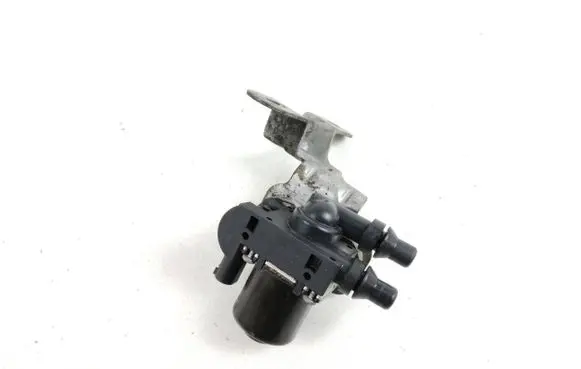 BMW X6 F16 Coolant heater control valve 8517589