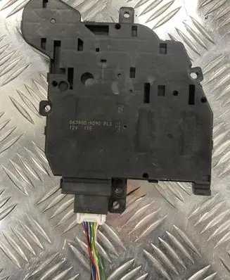 Toyota Yaris XP210 Air conditioner control unit module PK13936