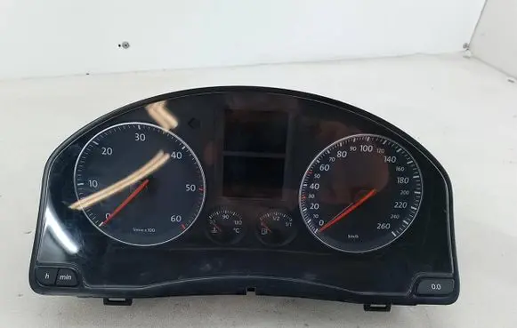 Volkswagen Golf Plus Speedometer (instrument cluster) 1K0920852J