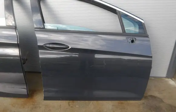 Opel Astra K Front door