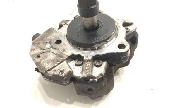 BMW 3 E90 E91 Fuel injection high pressure pump 7788670