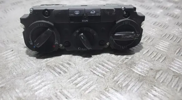 Volkswagen Jetta V Climate control unit 1K1820045B