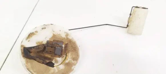 Nissan X-Trail T30 Fuel level sensor 