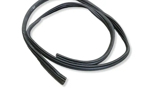 Nissan Qashqai+2 Rear door rubber seal (on body) 