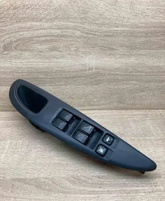 Nissan Primera Electric window control switch 25401AV640 80951AV700