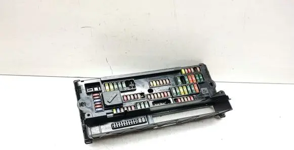 BMW 5 F10 F11 Fuse module 9210861