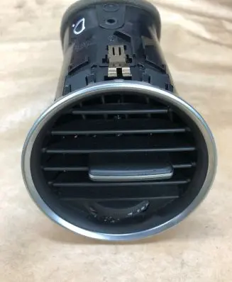 Mercedes-Benz C W204 Dash center air vent grill 186211 431231
