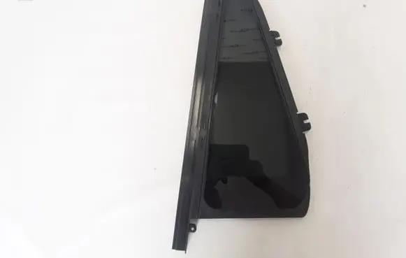 Volvo XC90 Rear vent window glass 