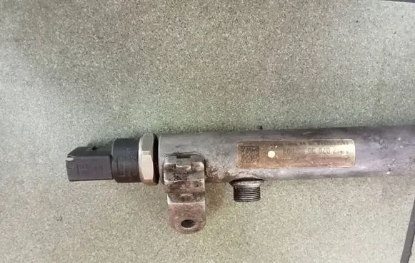 Mercedes-Benz C W203 Fuel main line pipe A0041536728 RD0002