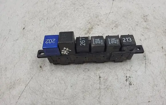 Audi A4 S4 B5 8D Fuse module 