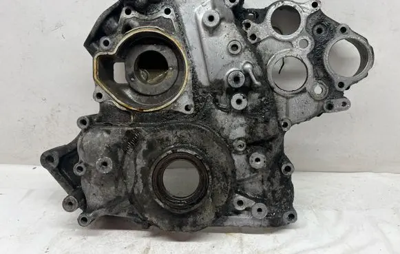 Mitsubishi Pajero Timing chain cover 