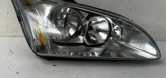 Ford Focus Headlight/headlamp 4M5H3K060AA VP4M5XI3K060AA