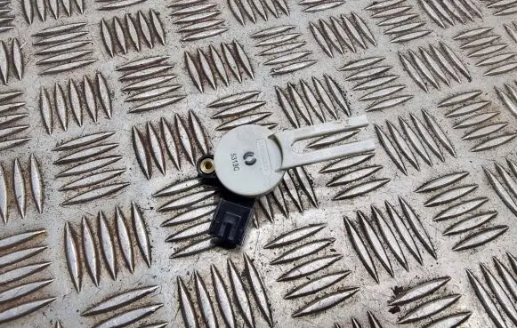 Clutch pedal sensor