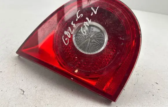 Volkswagen Golf V Tailgate rear/tail lights 1K6945093E 800003325 028500104
