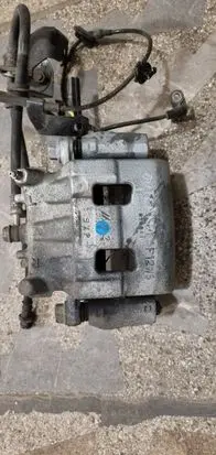 Mitsubishi Outlander Front brake caliper