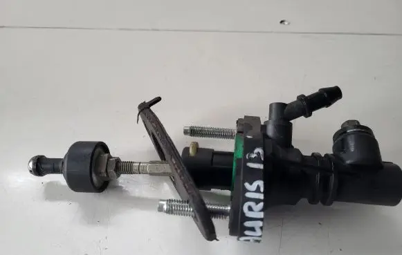 Toyota Auris E180 Clutch slave cylinder 3142002042A