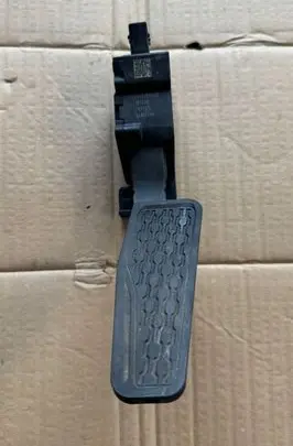 Jeep Wrangler Accelerator throttle pedal 04581893AD