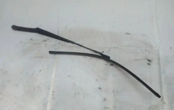 Opel Astra J Front wiper blade arm 3392125738