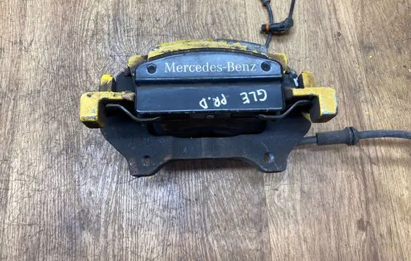 Mercedes-Benz GLE (W166 - C292) Front brake caliper A1664210681